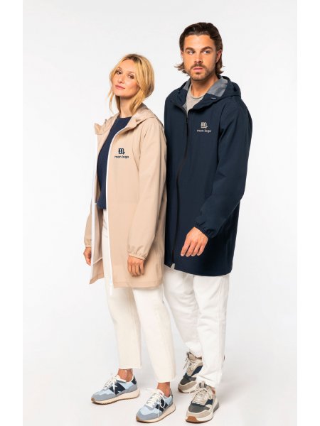 un homme et une femme portant une veste native spirit avec logo un homme et une femme portant une veste native spirit avec logo