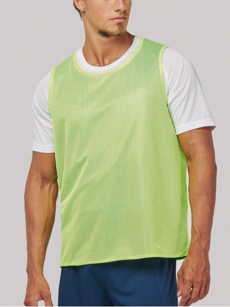 Homme portant le chasuble PA042 sans logo Homme portant le chasuble PA042 sans logo