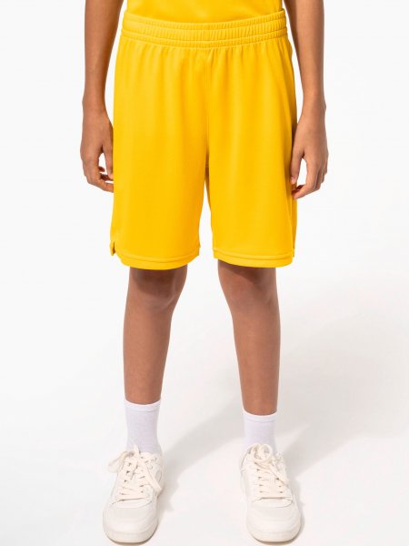 mannequin enfant de face portant le Short de basket-ball enfant personnalisable 