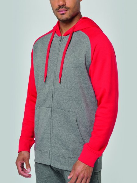 Homme portant le sweat PA380 sans logo Homme portant le sweat PA380 sans logo