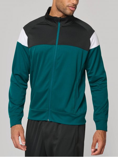 mannequin homme de face portant la Veste de survêtement zippée unisexe personnalisable mannequin homme de face portant la Veste de survêtement zippée unisexe personnalisable
