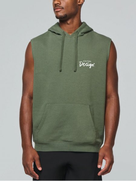 mannequin homme de face portant le Sweat-shirt à capuche sans manches unisexe personnalisable mannequin homme de face portant le Sweat-shirt à capuche sans manches unisexe personnalisable
