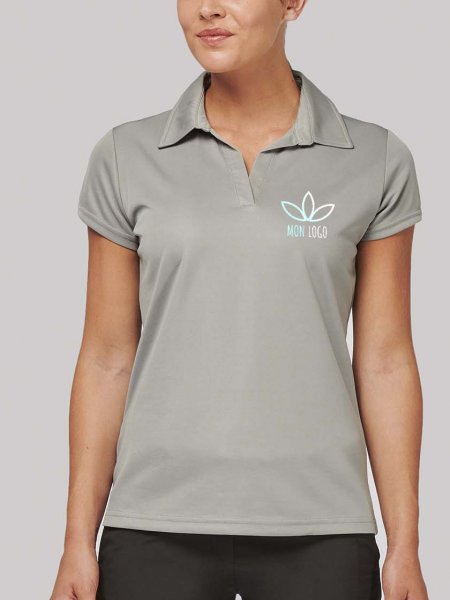Exemple de logo floqué sur un polo de sport pour femme PA483 en coloris Fine Grey