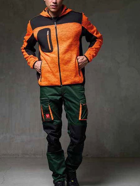 Veste Softshell à capuche effet chiné Trip en coloris Orange fluo porté par un homme
