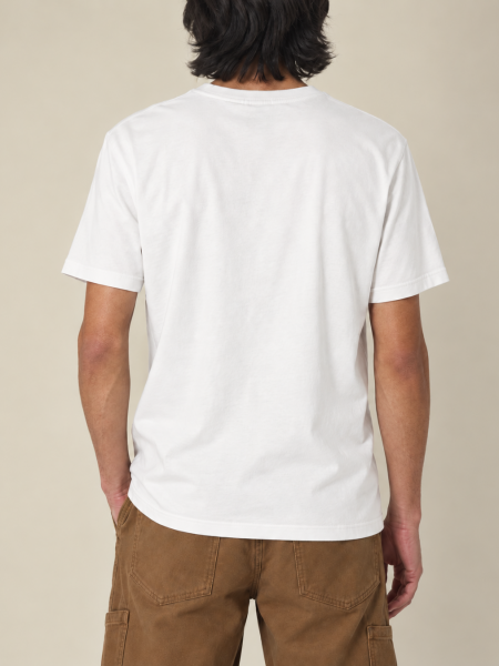 Mannequin homme de dos portant le tee-shirt unisexe en coton bio recyclé Re-Creator en couleur RE-white