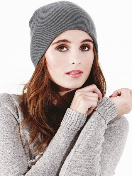 Femme portant le bonnet B44 Femme portant le bonnet B44