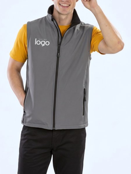 Gilet softshell homme R232M coloris gris personnalisé avec votre logo sur le coeur