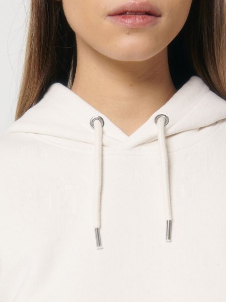 Zoom sur le col du sweat à capuche en coton recyclé Re-Cruiser en coloris re-white Zoom sur le col du sweat à capuche en coton recyclé Re-Cruiser en coloris re-white