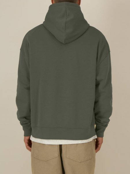 Visuel d'un mannequin homme portant le sweat mi-léger Chaser en colori Khaki - Dos