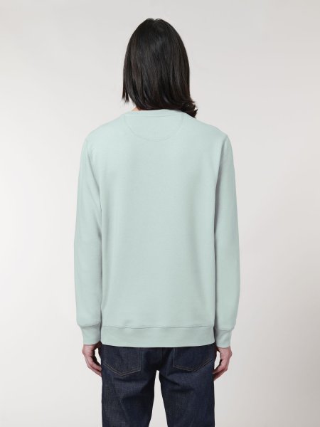 un homme portant vue de dos le sweat Roller personnalisable en coloris caribbean blue