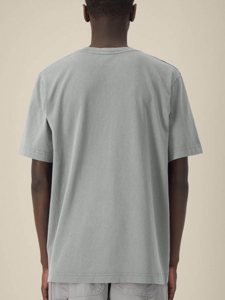 mannequin homme de dos portant le T-shirt Freestyler Vintage personnalisable mannequin homme de dos portant le T-shirt Freestyler Vintage personnalisable