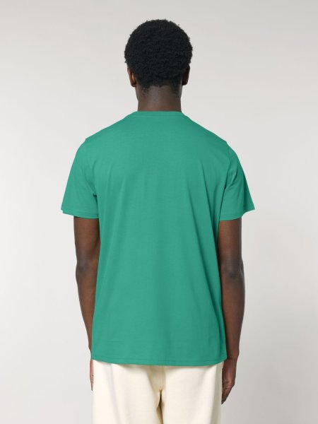 un homme vue de dos portant le t-shirt à personnaliser crafter dans le coloris Go green un homme vue de dos portant le t-shirt à personnaliser crafter dans le coloris Go green