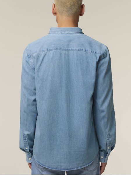 mannequin homme de face portant la Stanley Denim Shirt personnalisable