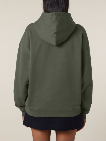 mannequin femme de dos portant le sweat slammer 2.0 en khaki mannequin femme de dos portant le sweat slammer 2.0 en khaki
