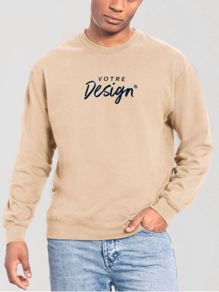 mannequin homme de face portant le Sweat-shirt Iconic 250 personnalisable mannequin homme de face portant le Sweat-shirt Iconic 250 personnalisable