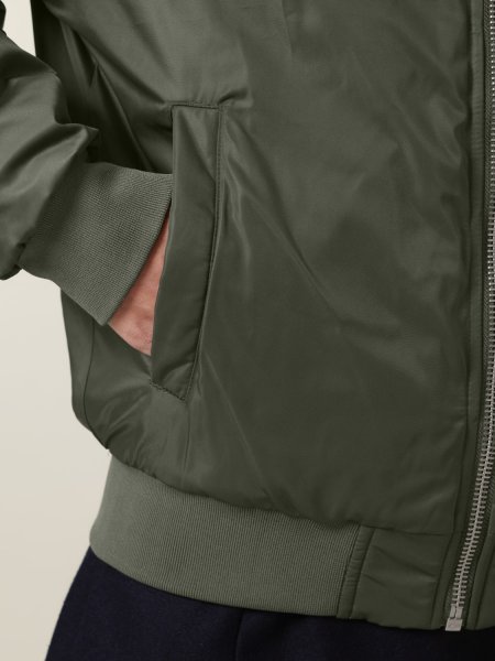 zoom sur la poche du Bomber 2.0 personnalisable zoom sur la poche du Bomber 2.0 personnalisable