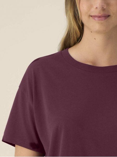Zoom sur le col du T-shirt Stella Etta personnalisable Zoom sur le col du T-shirt Stella Etta personnalisable