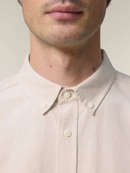 zoom sur le col de la chemise Stanley Oxford Shirt personnalisable zoom sur le col de la chemise Stanley Oxford Shirt personnalisable