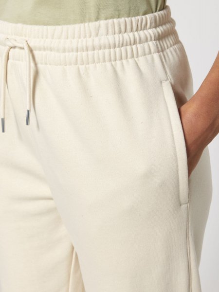zoom sur la poche du jogging Mover 2.0 en coloris Natural Raw