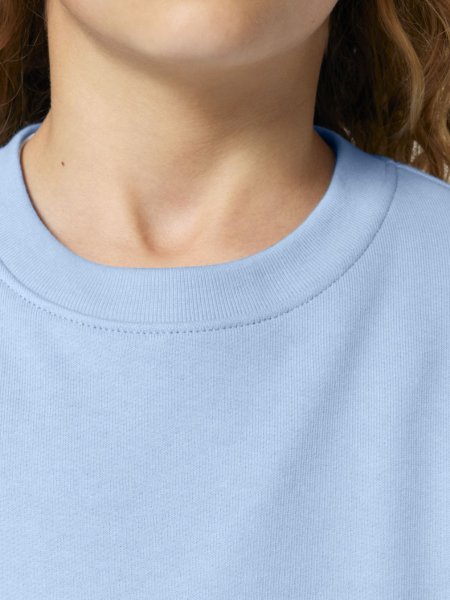 zoom sur le col du sweat Mini Changer 2.0 en coloris blue soul zoom sur le col du sweat Mini Changer 2.0 en coloris blue soul