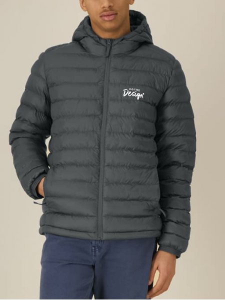 mannequin homme de face portant le Stanley Voyager 2.0 personnalisable mannequin homme de face portant le Stanley Voyager 2.0 personnalisable