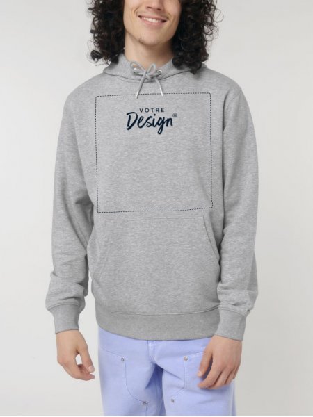 femme portant le sweat Archer à personnaliser avec votre logo 