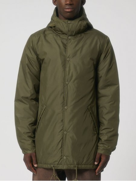 mannequin homme de face portant la Veste parka unisexe matelassée personnalisable fermée mannequin homme de face portant la Veste parka unisexe matelassée personnalisable fermée