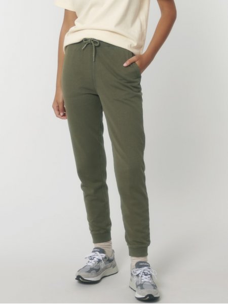 mannequin femme de face portant le jogging Mover Vintage personnalisable mannequin femme de face portant le jogging Mover Vintage personnalisable