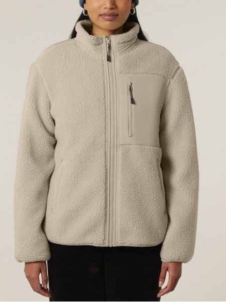 mannequin femme de face portant la Sherpa Brooker personnalisable