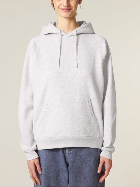mannequin femme de face portant le Sweat Striker personnalisable mannequin femme de face portant le Sweat Striker personnalisable