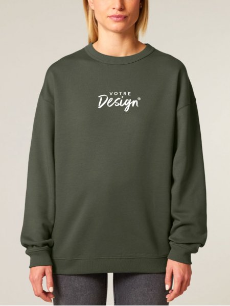 mannequin femme de face portant le Sweat Stella Thinker personnalisable mannequin femme de face portant le Sweat Stella Thinker personnalisable