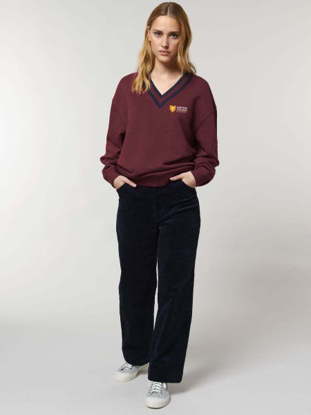 Sweat col V Sloaner en coloris Burgundy avec exemple d'impression sur le coeur Sweat col V Sloaner en coloris Burgundy avec exemple d'impression sur le coeur
