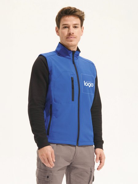 Détails manche et poche de la veste Softshell Relax en coloris Royal