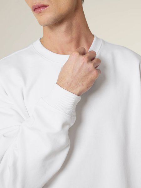 Zoom sur le col et les manches du sweat Radder 2.0 en coloris blanc Zoom sur le col et les manches du sweat Radder 2.0 en coloris blanc