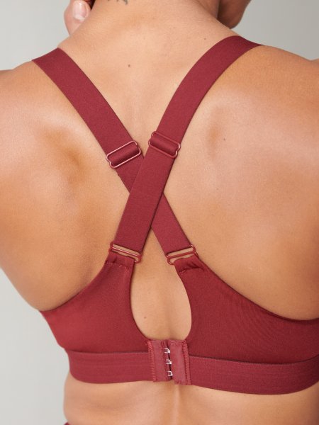 Brassière TL371 - Vue de dos sur modèle
