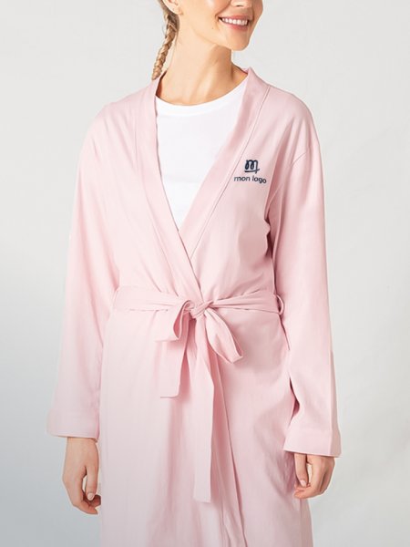 vue peignoir rose avec logo vue peignoir rose avec logo