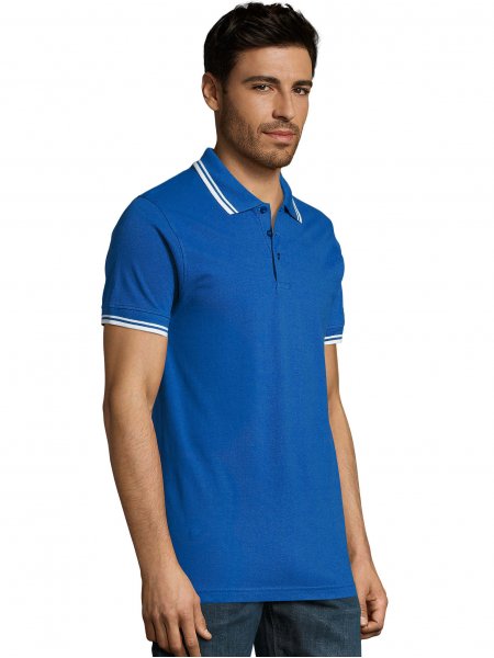 Vue 3/4 du polo homme Pasadena en coloris Royal / Blanc Vue 3/4 du polo homme Pasadena en coloris Royal / Blanc