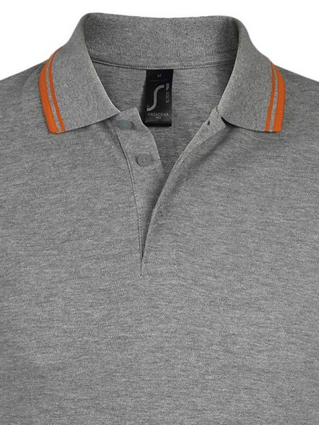 Détails du col polo Pasadena coloris gris chiné / orange Zoom sur les détails du col et des boutons du polo Pasadena en coloris Gris chiné / Orange
