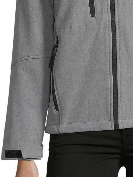 Détails manche et poche de la veste softshell Roxy en coloris Gris chiné