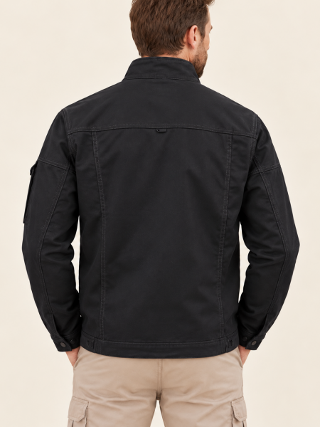 Homme de dos portant le blouson stretch multipoches personnalisable V6002S en coloris black