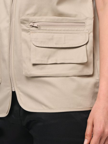 zoom sur la poche du Gilet polycoton multipoches doublé unisexe personnalisable zoom sur la poche du Gilet polycoton multipoches doublé unisexe personnalisable