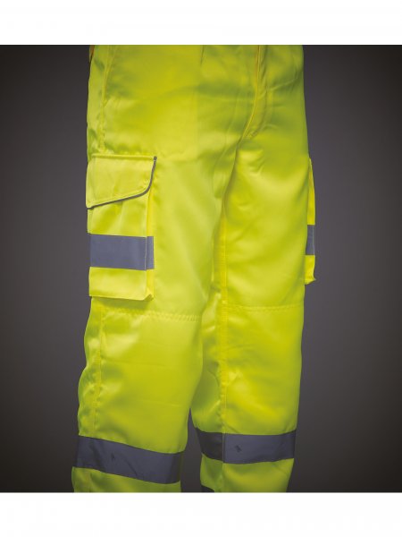 Pantalon de sécurité jaune fluo avec bandes réfléchissantes Pantalon de sécurité jaune fluo avec bandes réfléchissantes