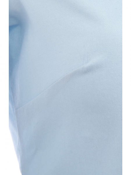 Zoom sur les coutures pinces au niveau de la poitrine sur la chemise Blake Women en coloris Bleu clair Zoom sur les coutures pinces au niveau de la poitrine sur la chemise Blake Women en coloris Bleu clair