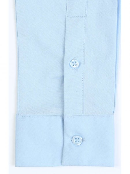 Zoom sur les détails du système de fermeture ajustable des poignets sur la chemise Blake Women Zoom sur les détails du système de fermeture ajustable des poignets sur la chemise Blake Women