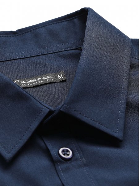 Col classique renforcé sur la chemise Baltimore Fit en coloris bleu foncé Col classique renforcé sur la chemise Baltimore Fit en coloris bleu foncé