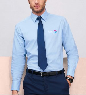 Exemple de logo floqué sur la chemise pour homme Brighton en coloris Ciel Exemple de logo floqué sur la chemise pour homme Brighton en coloris Ciel