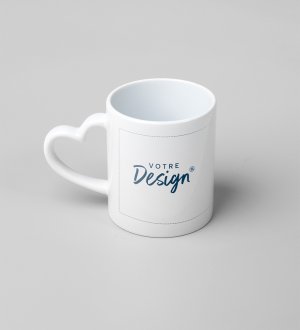 Mug blanc avec une anse en forme de coeur à personnaliser  Mug blanc avec une anse en forme de coeur à personnaliser