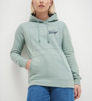 mannequin femme portant le sweat JH001F couleur dusty green  mannequin femme portant le sweat JH001F couleur dusty green
