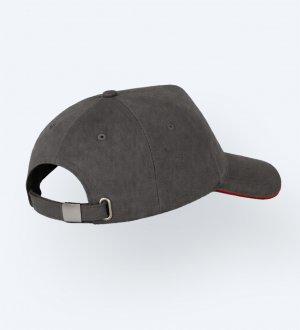 La casquette 5 panneaux KP124 personnalisable en détail de dos en coloris slate grey/red La casquette 5 panneaux KP124 personnalisable en détail de dos en coloris slate grey/red