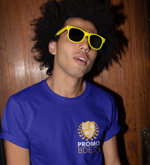 Lunettes de soleil Sun Ray en coloris Jaune Lunettes de soleil Sun Ray en coloris Jaune portées par un homme